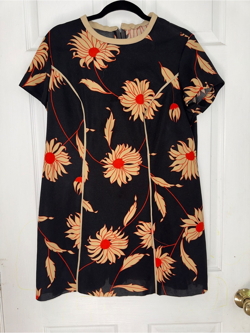 Vintage 60s/70s Floral Black Shift Dress with Cream and Red Accents - L